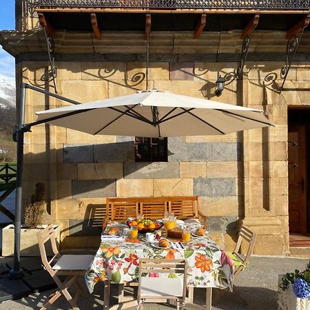 La Casona De Lombrana, En Polaciones Casa de hóspedes Exterior foto