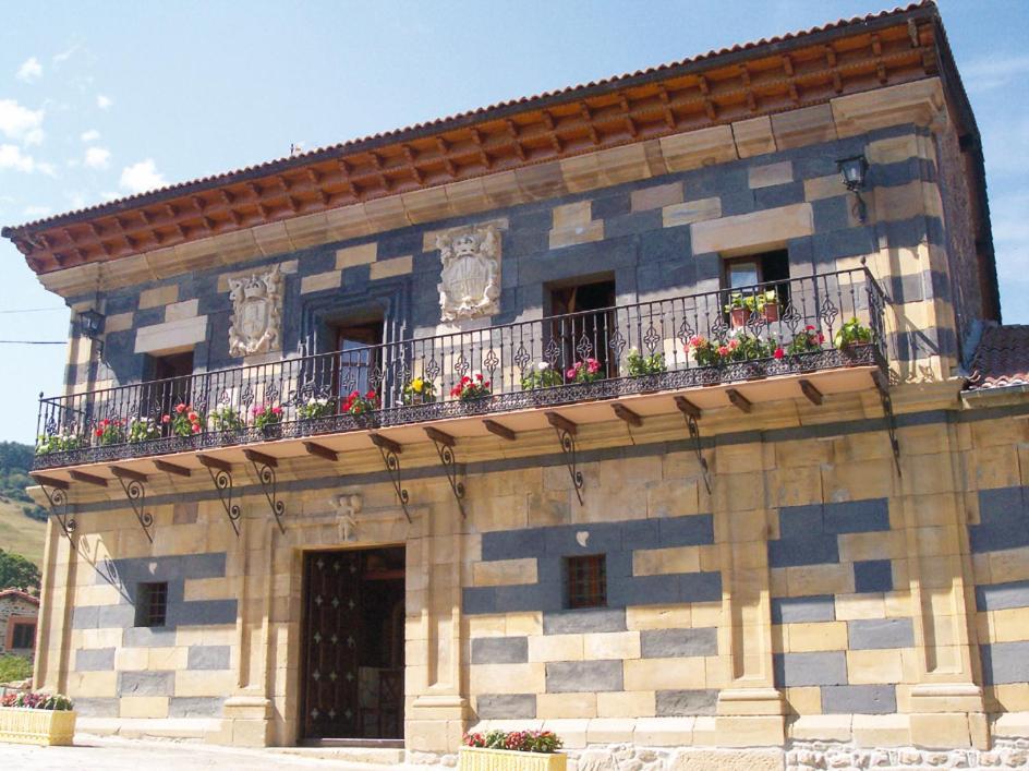 La Casona De Lombrana, En Polaciones Casa de hóspedes Exterior foto