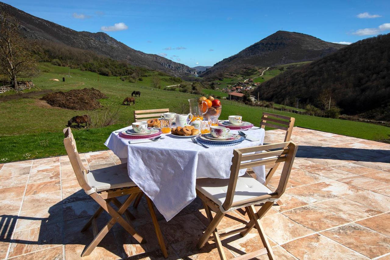 La Casona De Lombrana, En Polaciones Casa de hóspedes Exterior foto