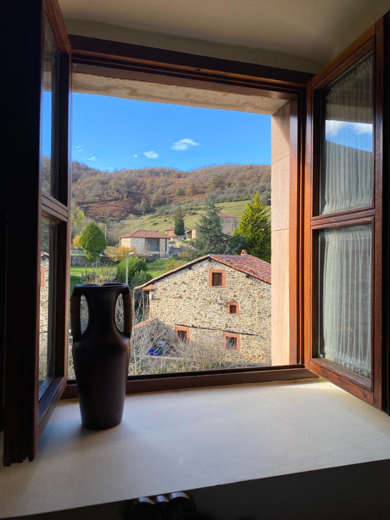 La Casona De Lombrana, En Polaciones Casa de hóspedes Exterior foto